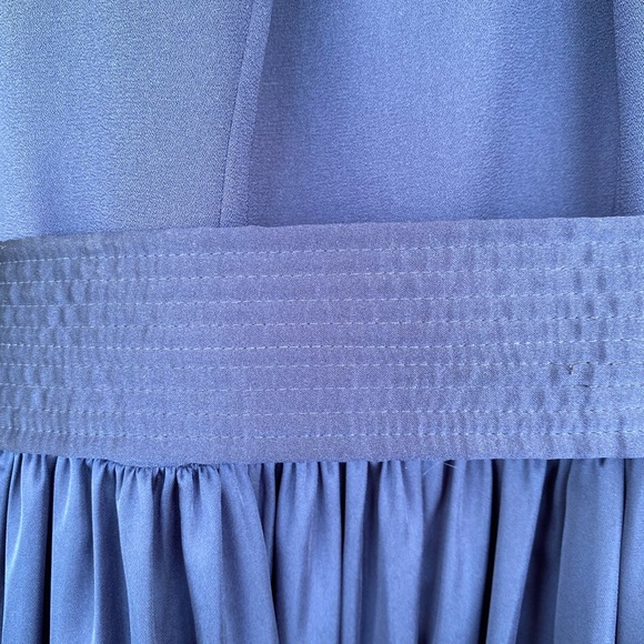 Vera Wang WHITE Halter Gown - Picture 3 of 7